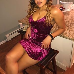 Body-con red velvet dress